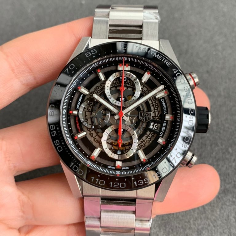 ng h Tag Heuer Carrera Heuer 01 Replica v i B m y Fake 1887