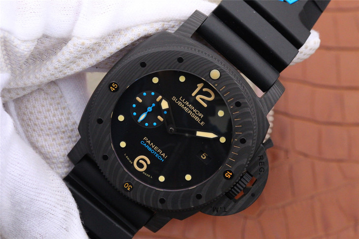 Panerai PAM 616 Luminor Submersible Carbotech Replica v i B m y P